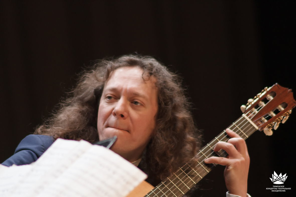 На сцене Тюменской Филармонии прозвучали «Танцы со временем», в ...